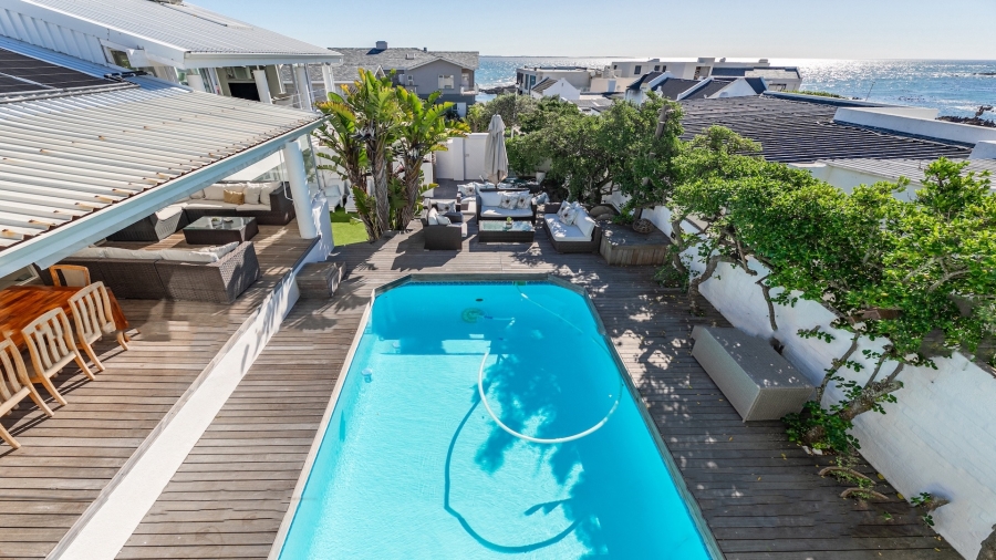 5 Bedroom Property for Sale in Bloubergstrand Western Cape